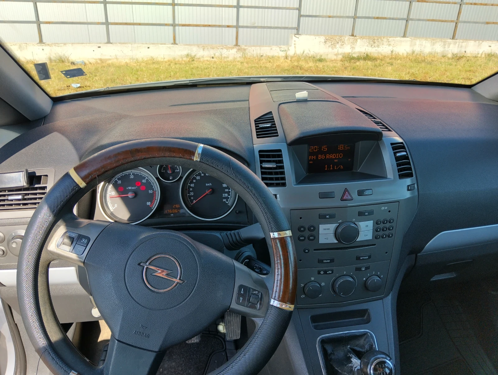 Opel Zafira, снимка 7 - Автомобили и джипове - 53849253