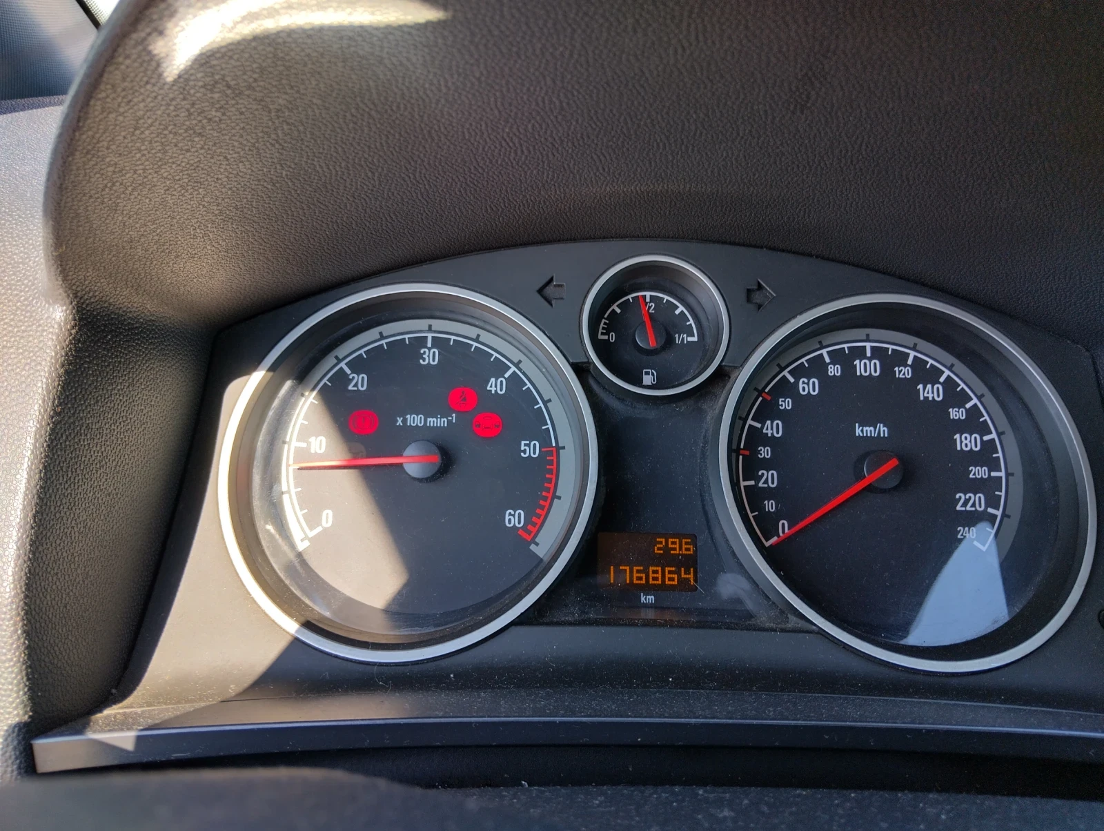 Opel Zafira, снимка 8 - Автомобили и джипове - 53849253