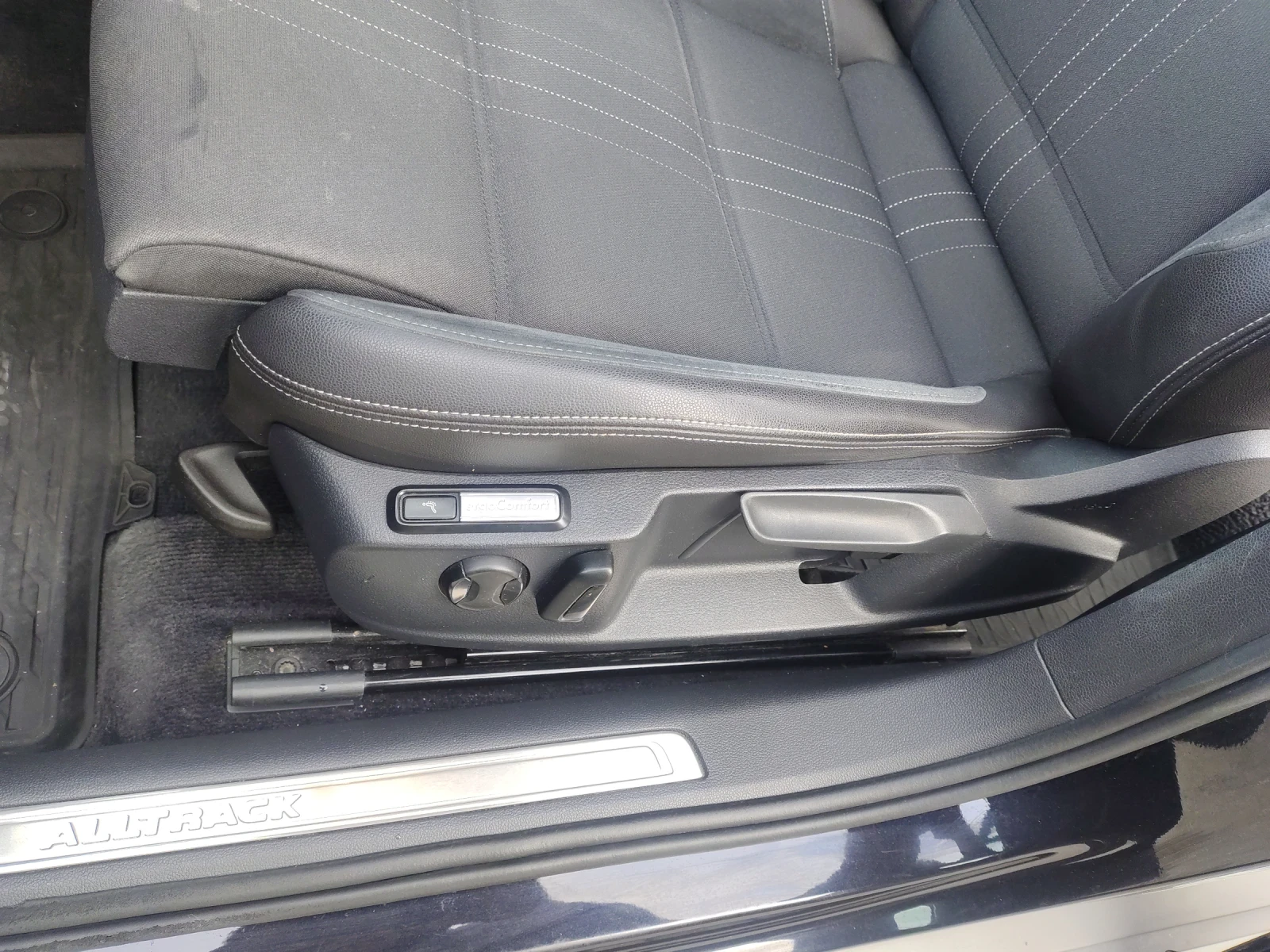 VW Alltrack 2.0TDI/190к.с/B8/4x4/АВТОМАТ/ТЕГЛИЧ/ТЕМП/НАВИ/ТОП!, снимка 13 - Автомобили и джипове - 53879777