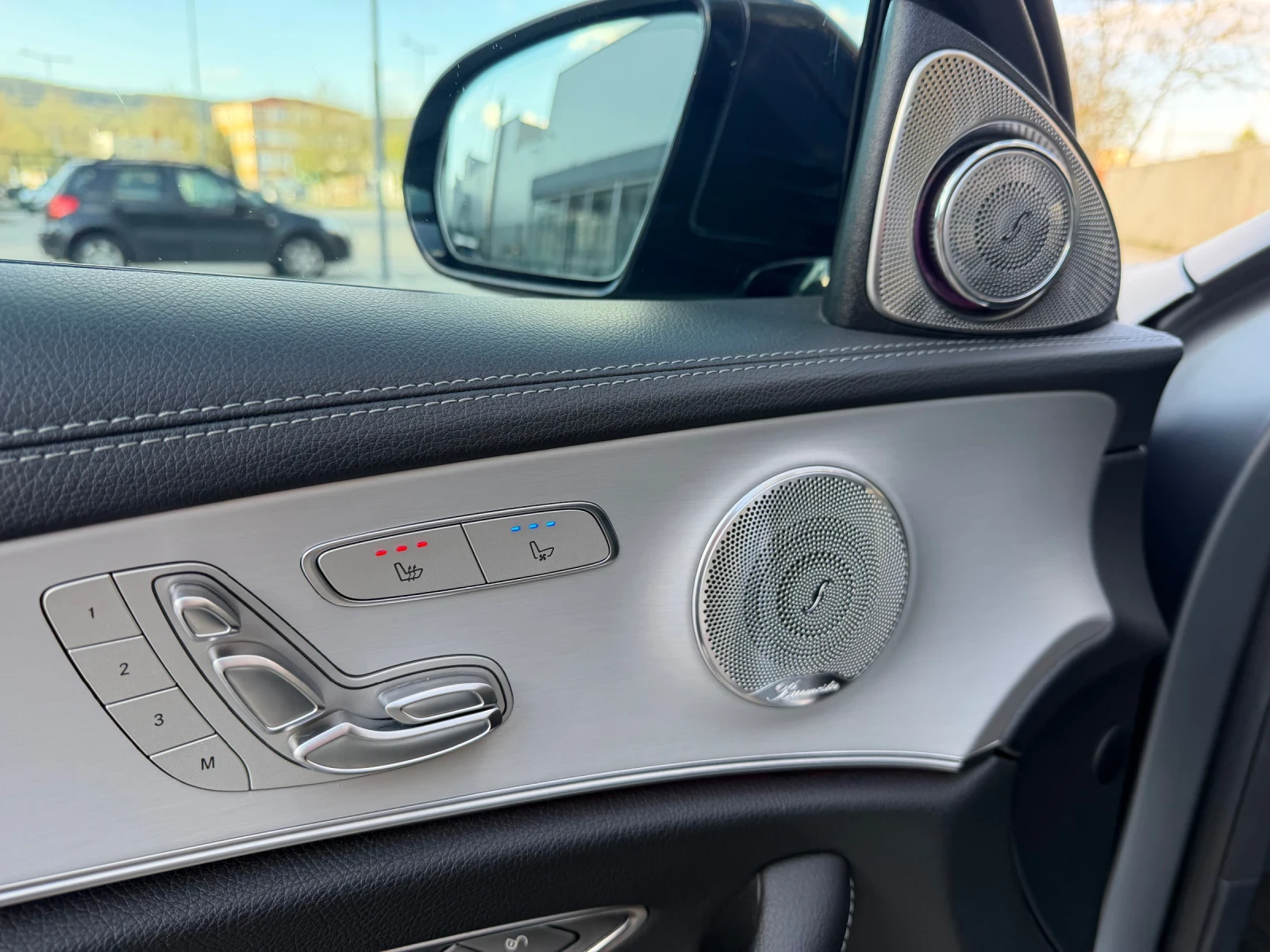 Mercedes-Benz E 400 d AMG 4-Matic FULL, снимка 11 - Автомобили и джипове - 54296794