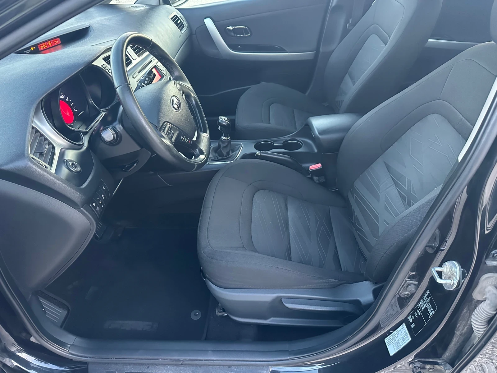 Kia Ceed 1.6/EXECUTIVE/EURO5B/128Ps//GERMANY, снимка 9 - Автомобили и джипове - 54306138