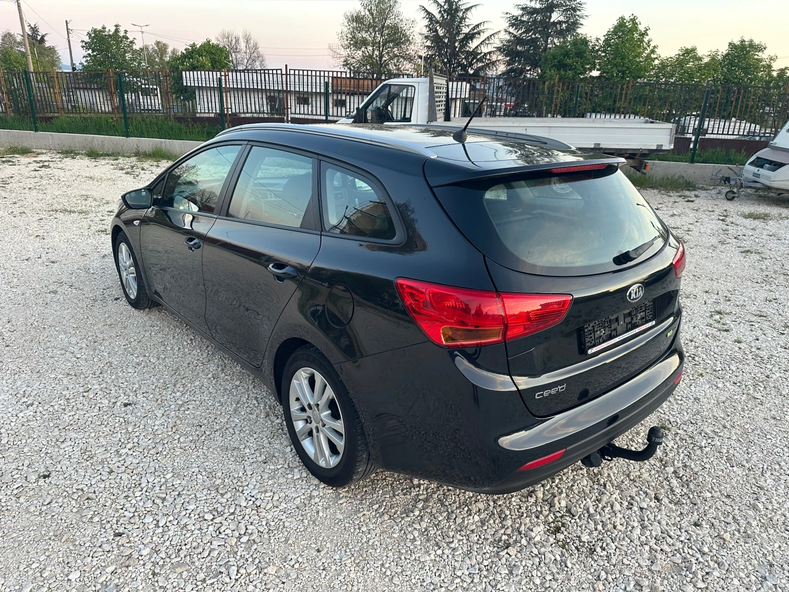 Kia Ceed 1.6/EXECUTIVE/EURO5B/128Ps//GERMANY, снимка 3 - Автомобили и джипове - 54306138