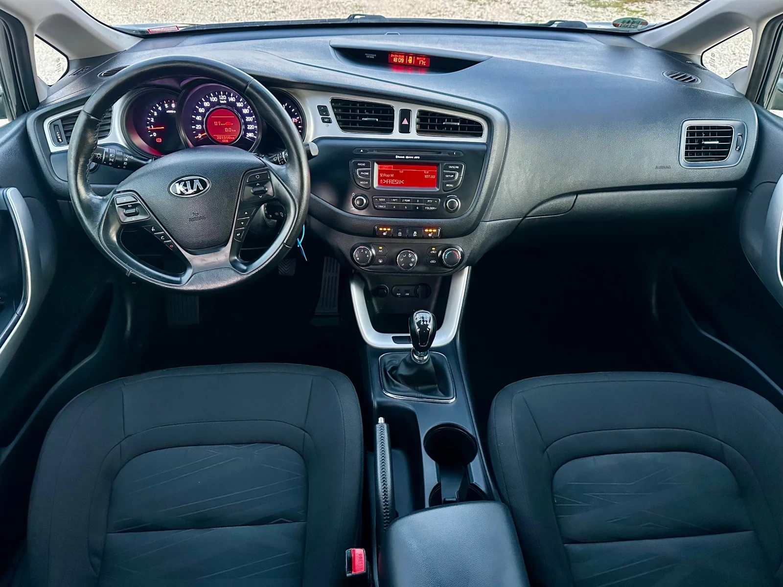 Kia Ceed 1.6/EXECUTIVE/EURO5B/128Ps//GERMANY, снимка 10 - Автомобили и джипове - 54306138