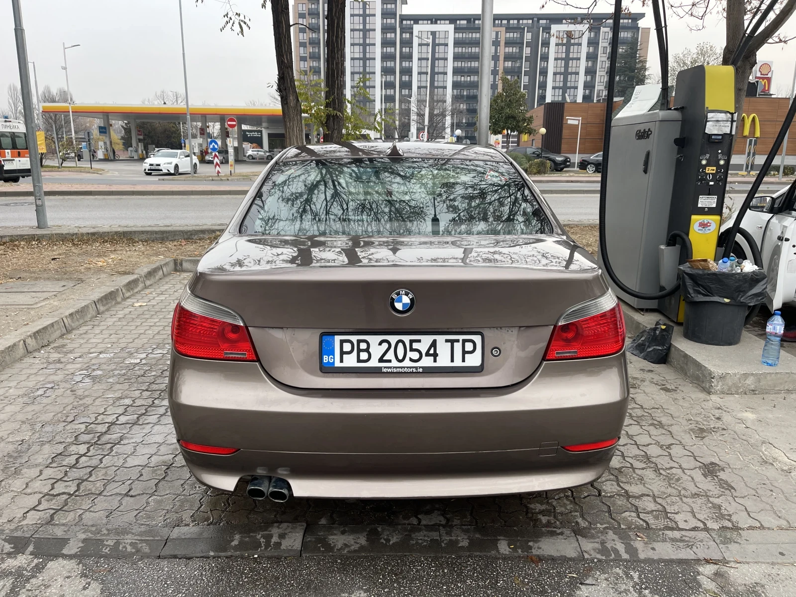 BMW 520, снимка 4 - Автомобили и джипове - 54903400