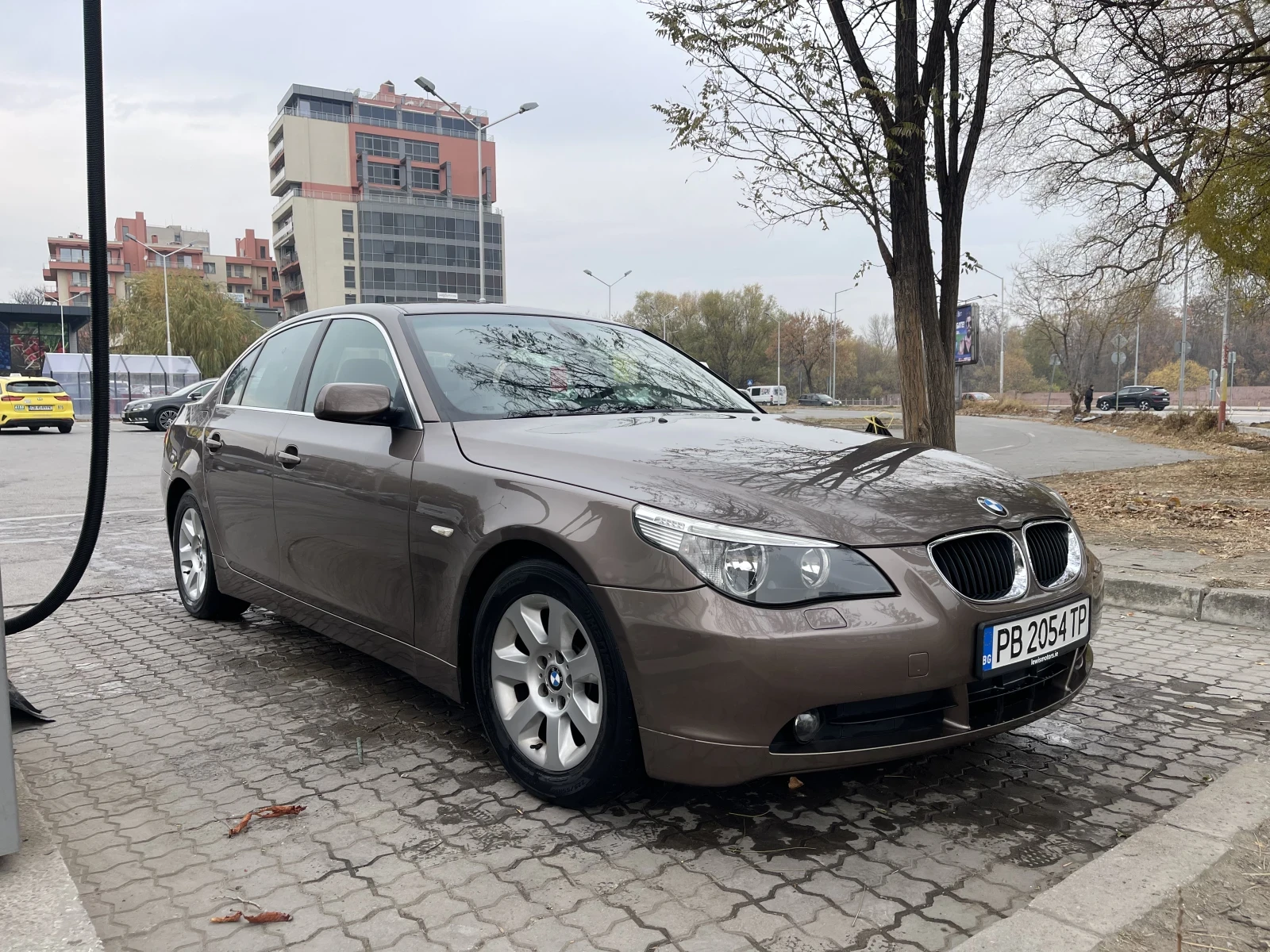 BMW 520, снимка 2 - Автомобили и джипове - 54903400