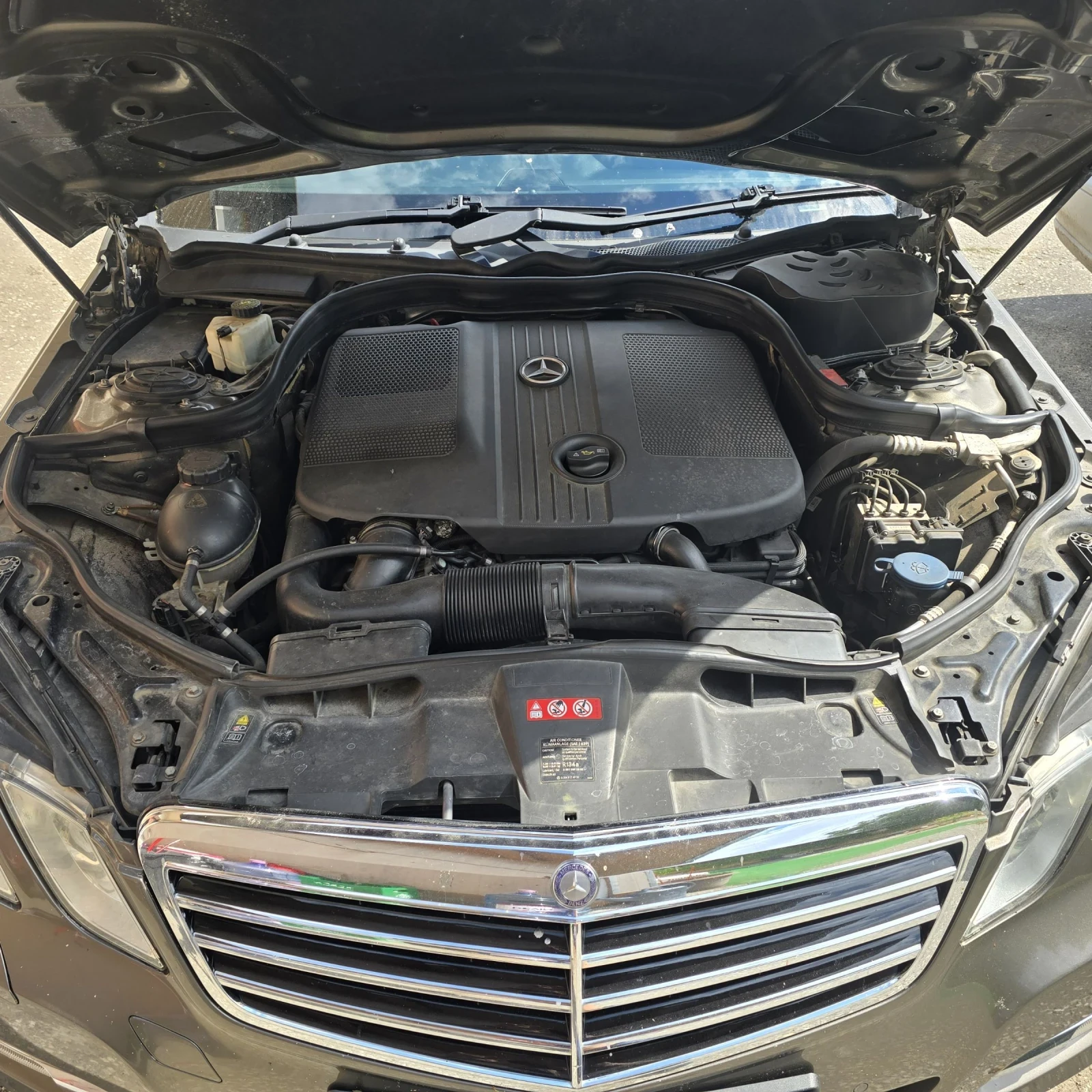 Mercedes-Benz E 220 На реални километри, снимка 14 - Автомобили и джипове - 55212330