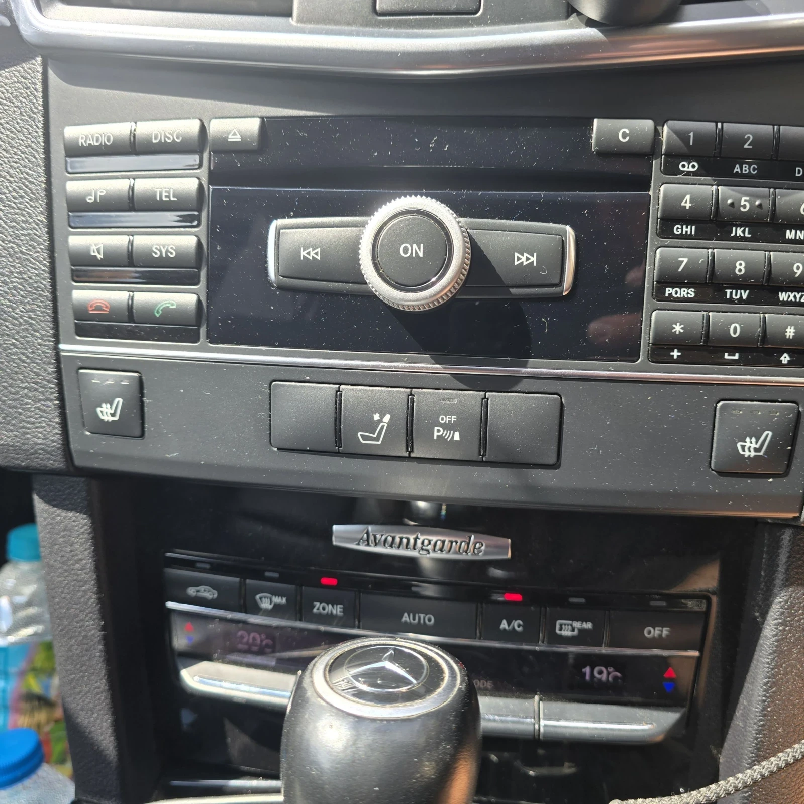 Mercedes-Benz E 220 На реални километри, снимка 11 - Автомобили и джипове - 55212330