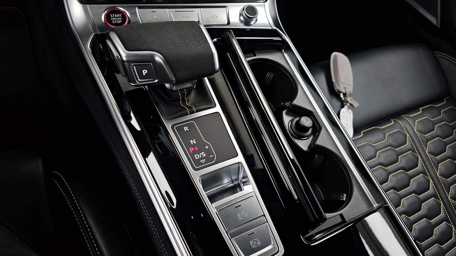 Audi Rs6 ЛЮК* HUD* 360* KEYLESS* ПОДГРЕВ ВОЛАН* КРАЙНА ЦЕНА, снимка 9 - Автомобили и джипове - 55336502