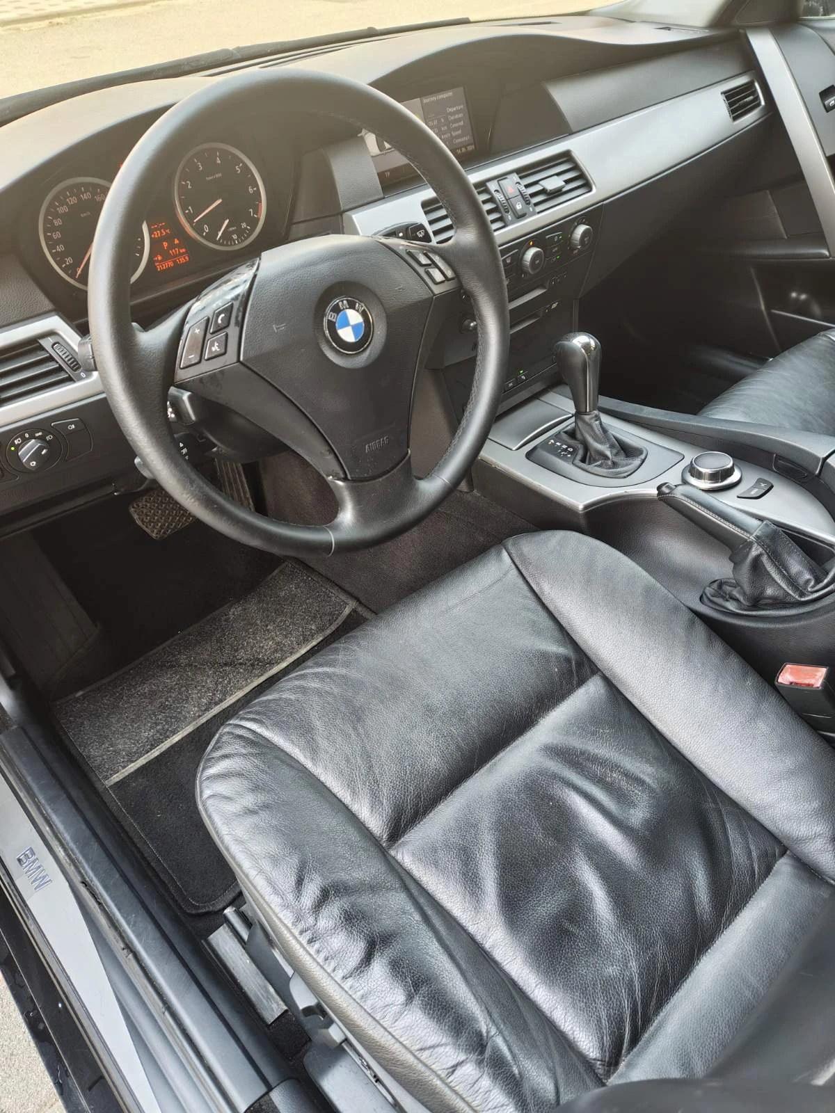 BMW 525 i-AUTO, снимка 11 - Автомобили и джипове - 55349840