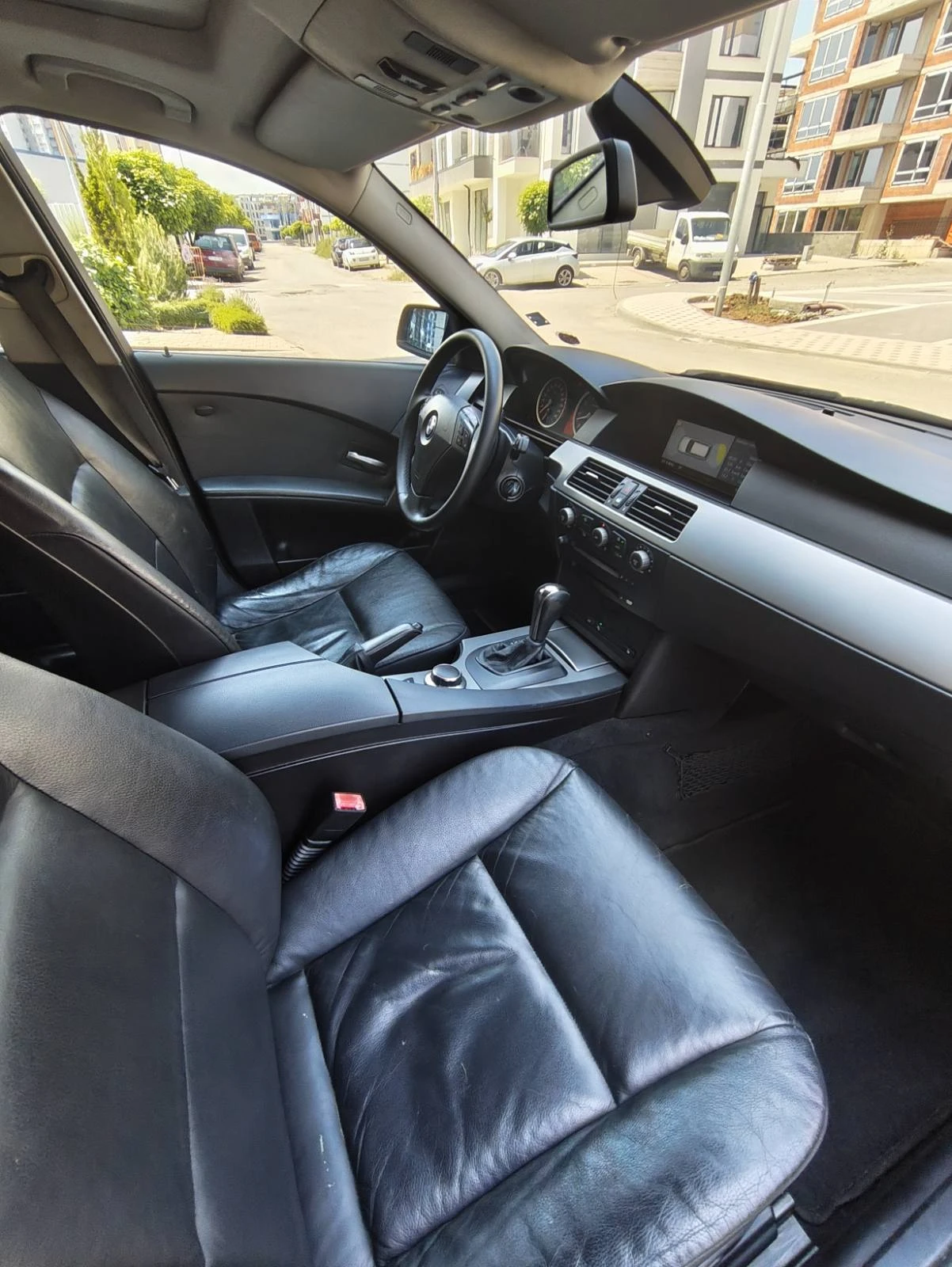 BMW 525 i-AUTO, снимка 13 - Автомобили и джипове - 55349840