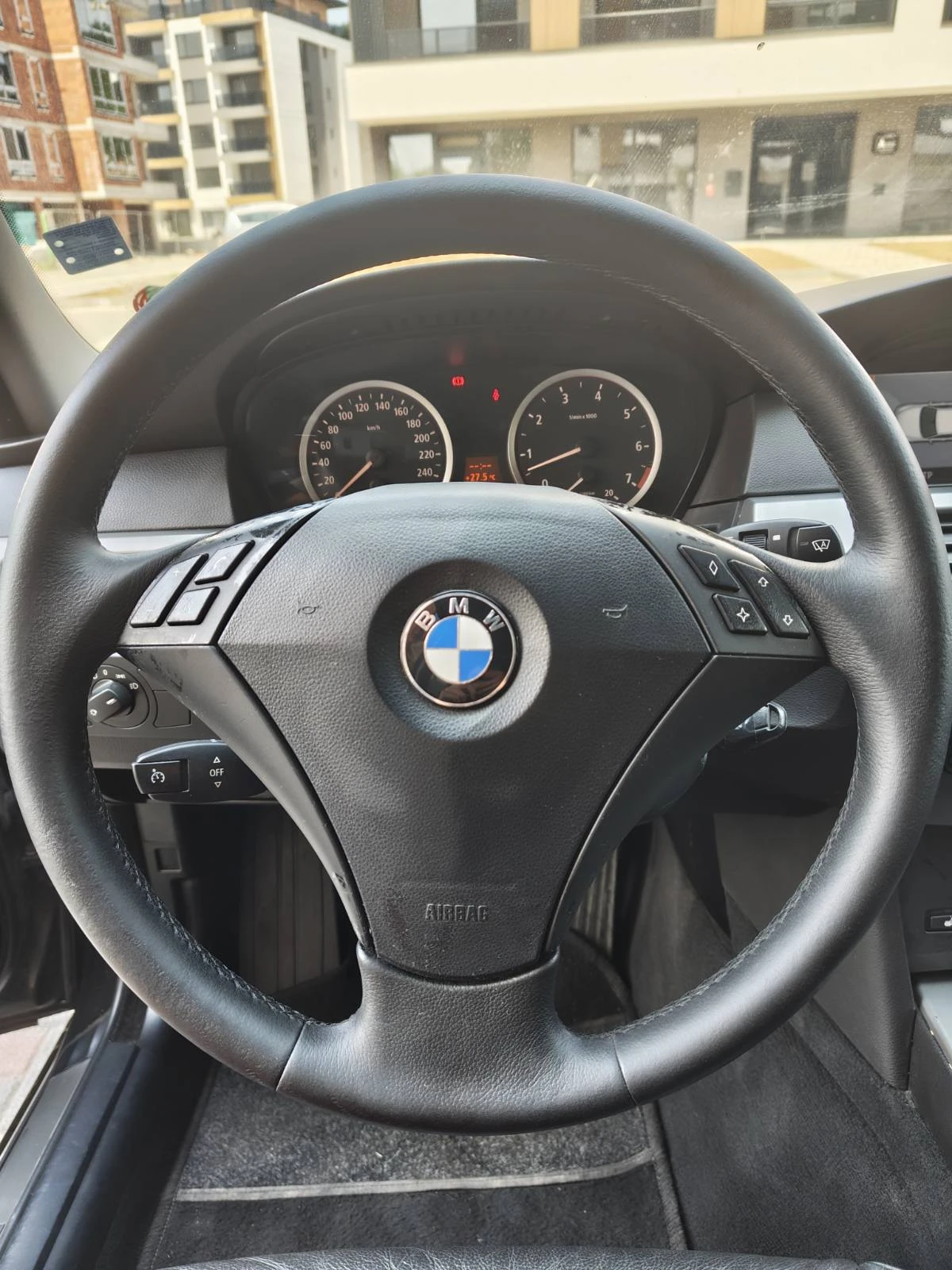 BMW 525 i-AUTO, снимка 14 - Автомобили и джипове - 55349840