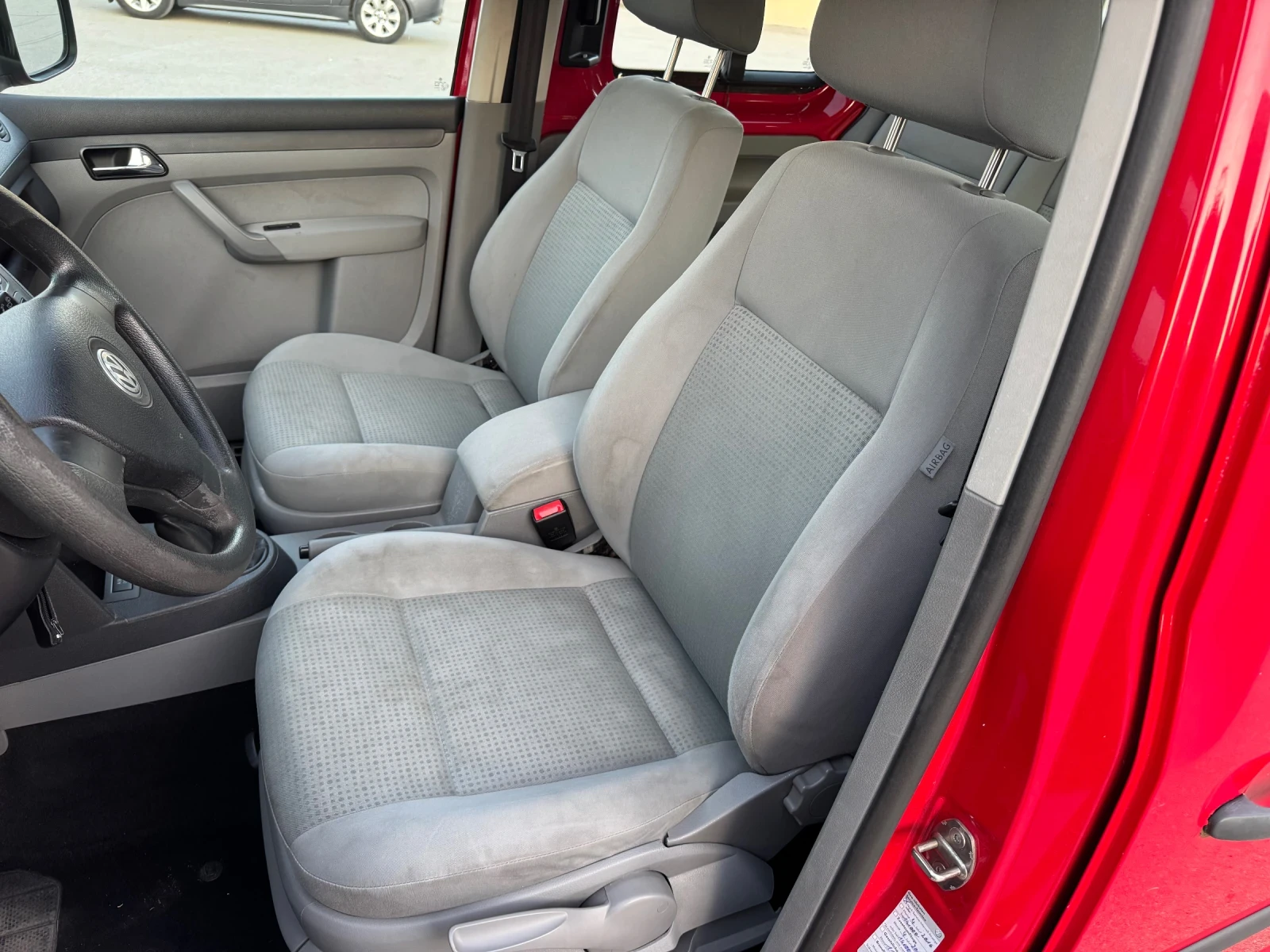 VW Caddy 1.6i 102кс, снимка 10 - Автомобили и джипове - 55512831