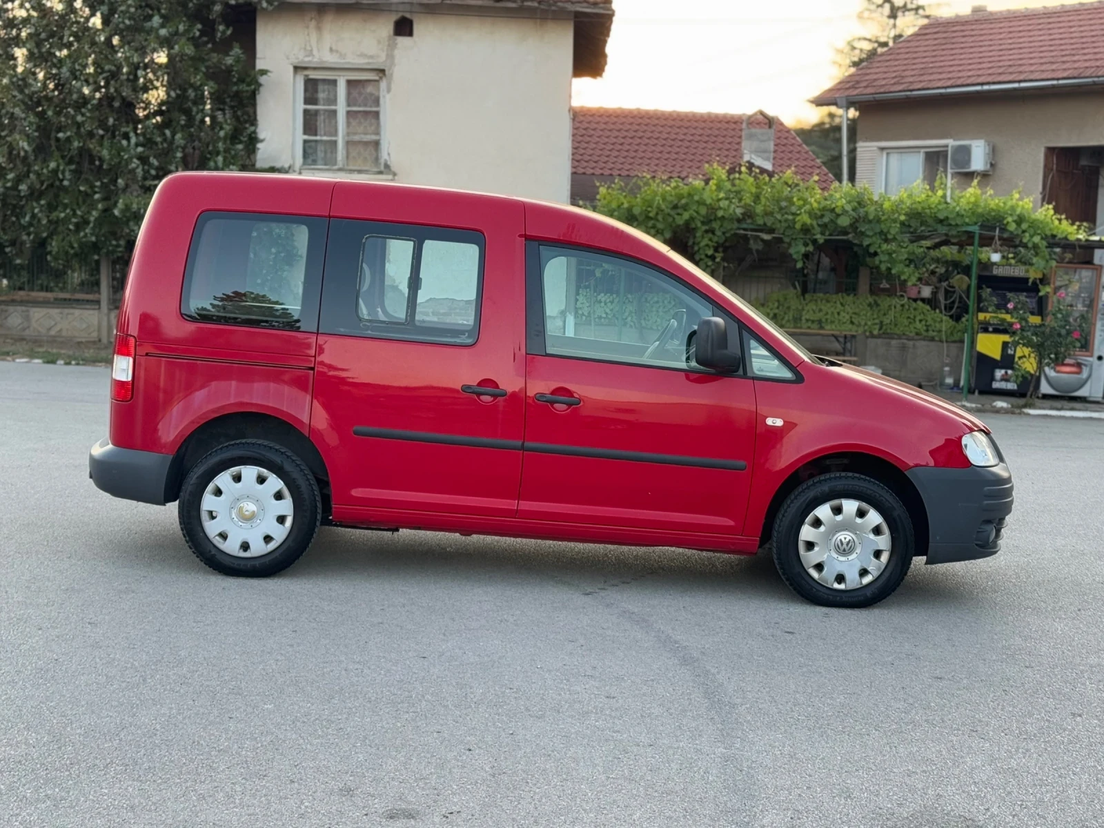 VW Caddy 1.6i 102кс, снимка 6 - Автомобили и джипове - 55512831