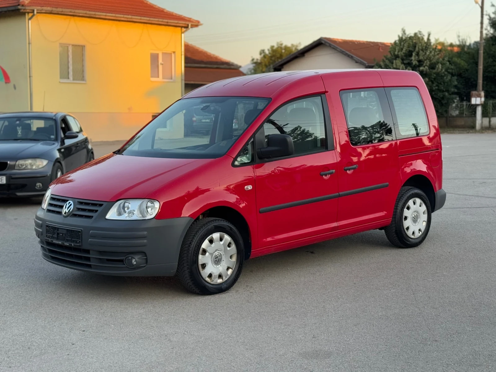 VW Caddy 1.6i 102кс, снимка 2 - Автомобили и джипове - 55512831