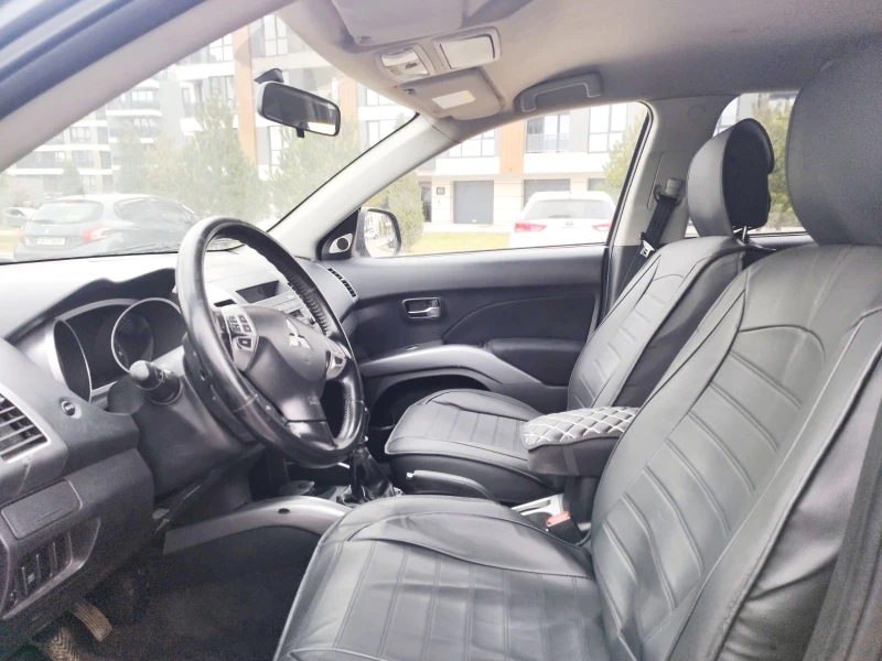 Mitsubishi Outlander, снимка 8 - Автомобили и джипове - 52922682