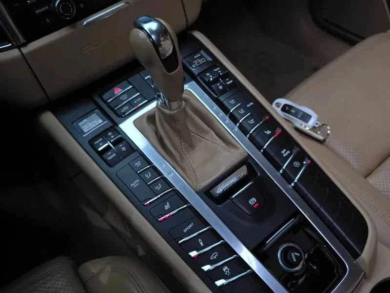 Porsche Macan, снимка 9 - Автомобили и джипове - 56711731