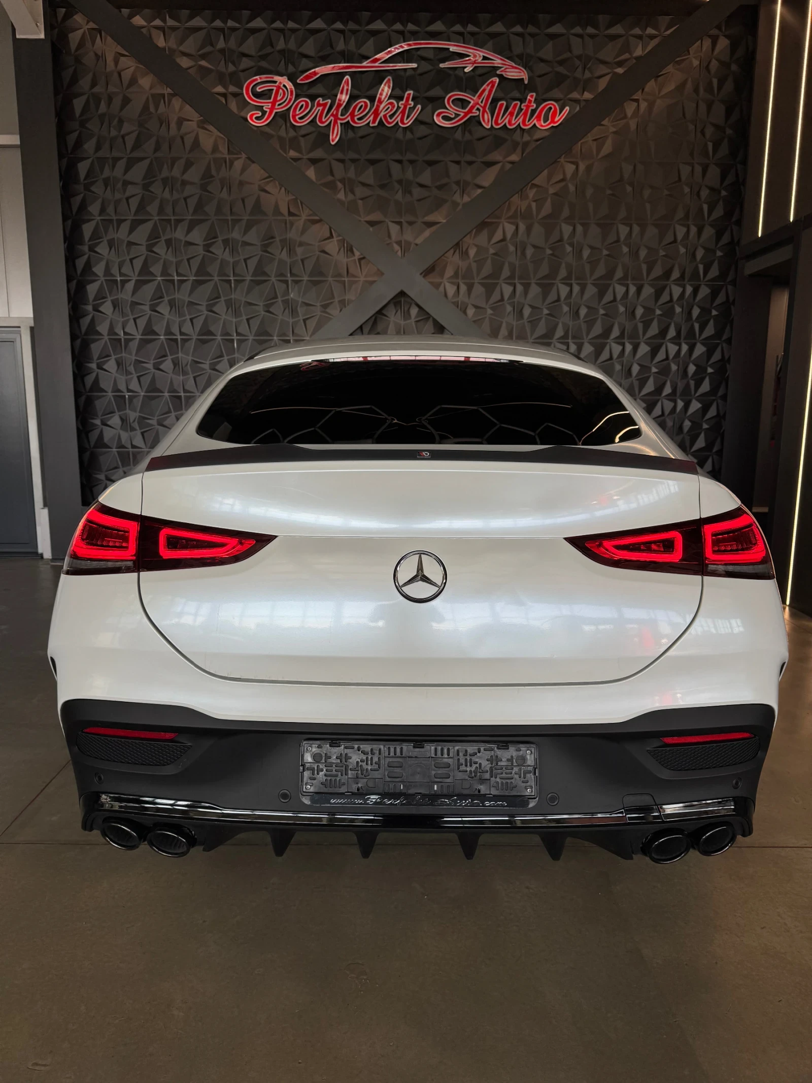 Mercedes-Benz GLE 350 d 4 MATIC * ПАНОРАМА * AMG - изображение 4