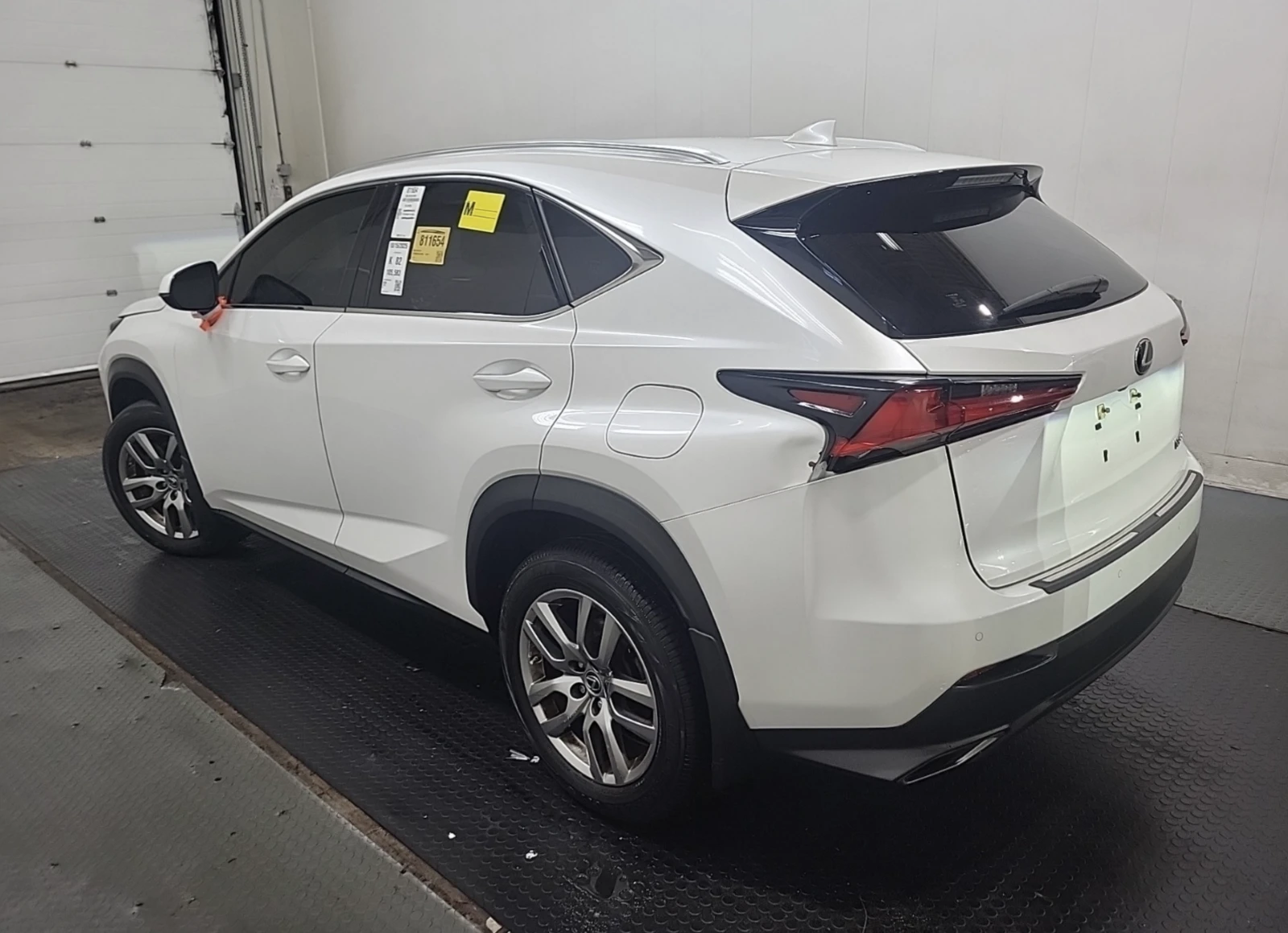 Lexus NX 300  - изображение 4