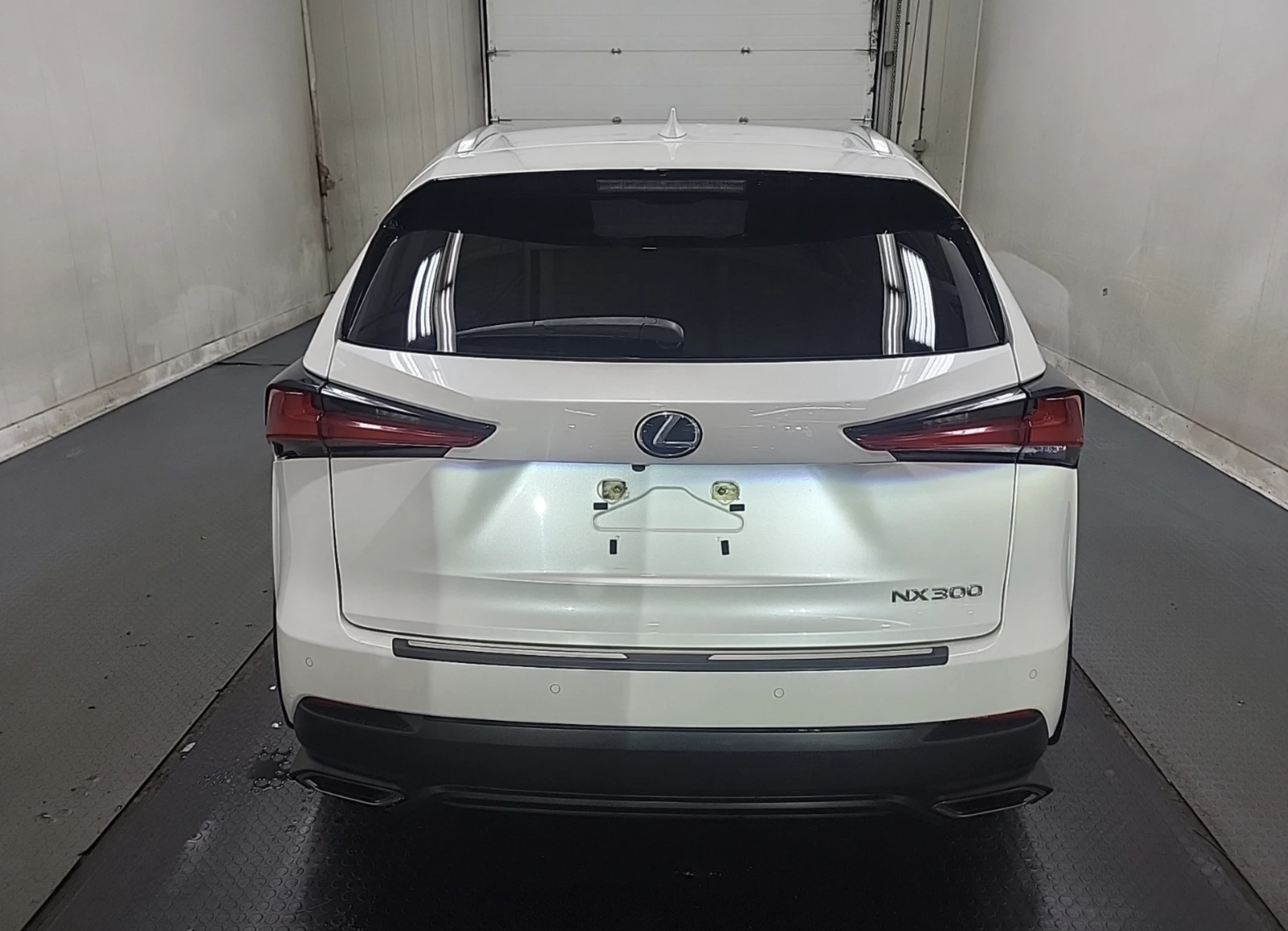 Lexus NX 300  - изображение 6