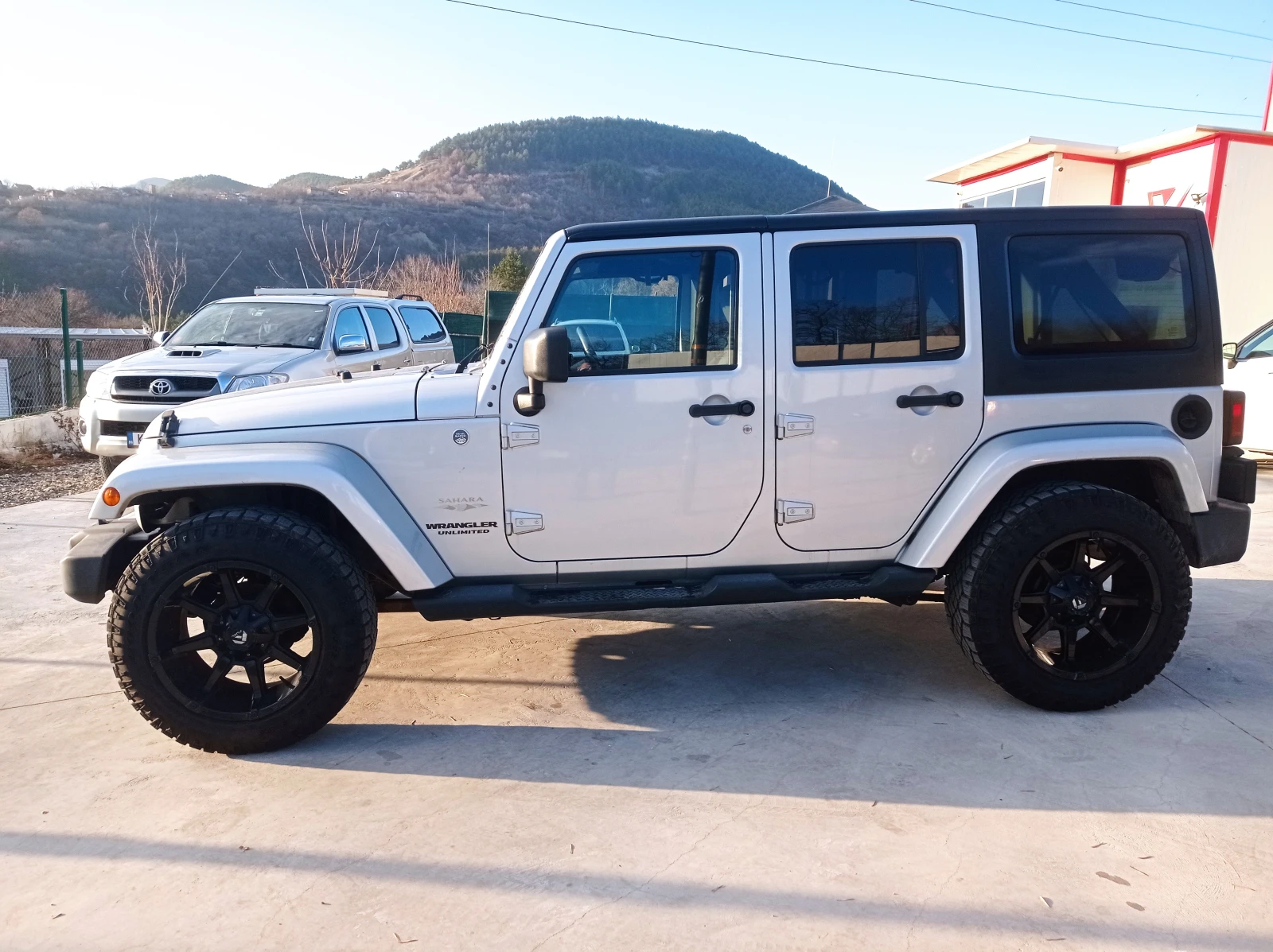 Jeep Wrangler  - изображение 2