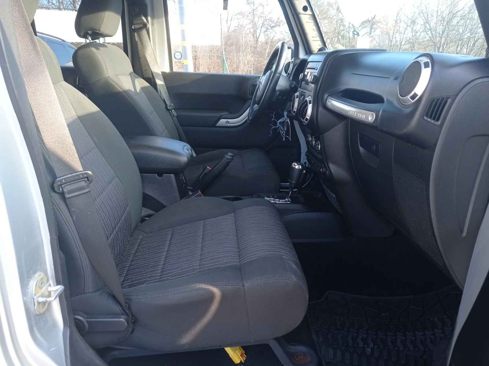 Jeep Wrangler  - изображение 10