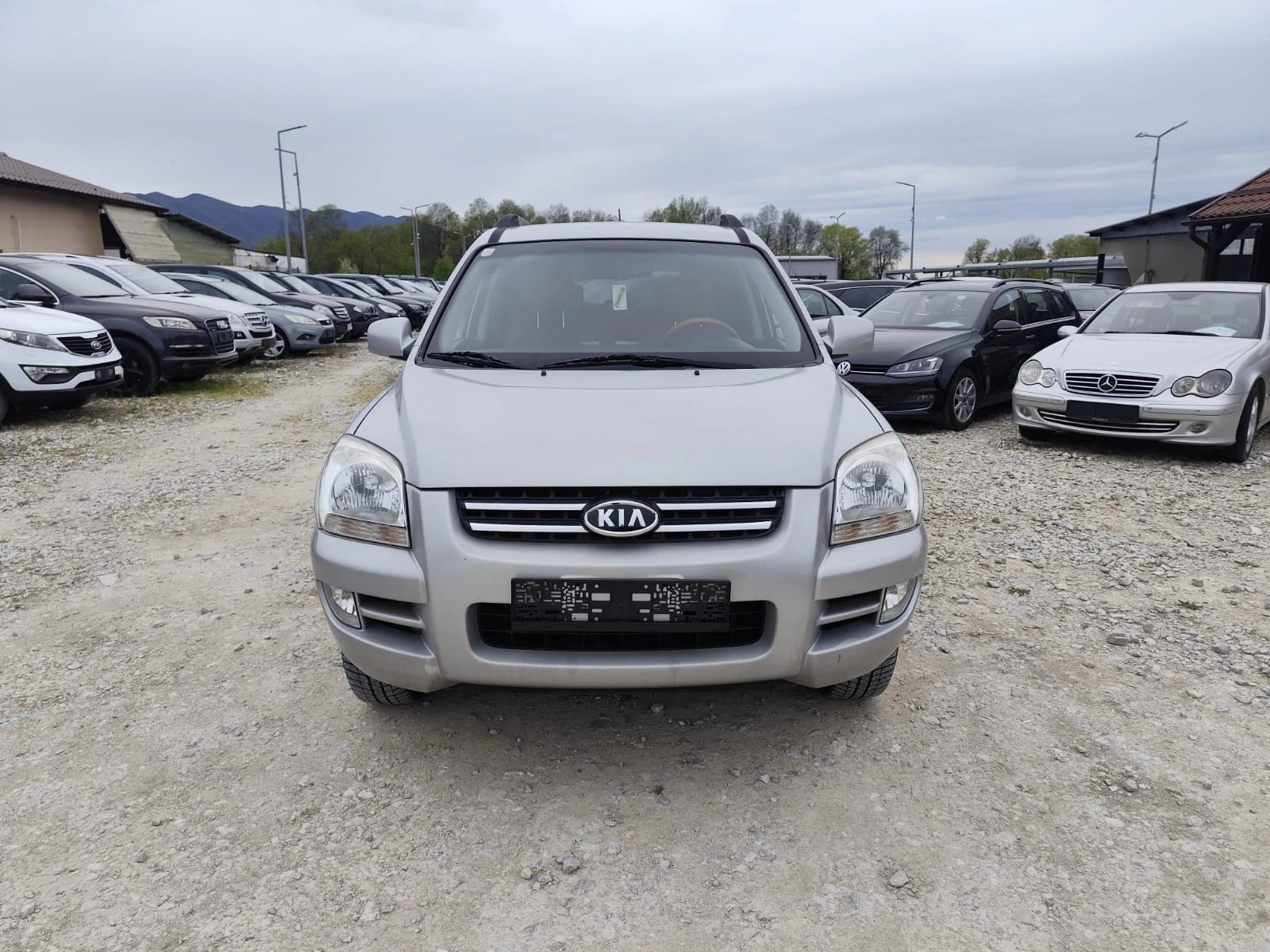 Kia Sportage 2.0 бензин 4х4, снимка 2 - Автомобили и джипове - 53211612