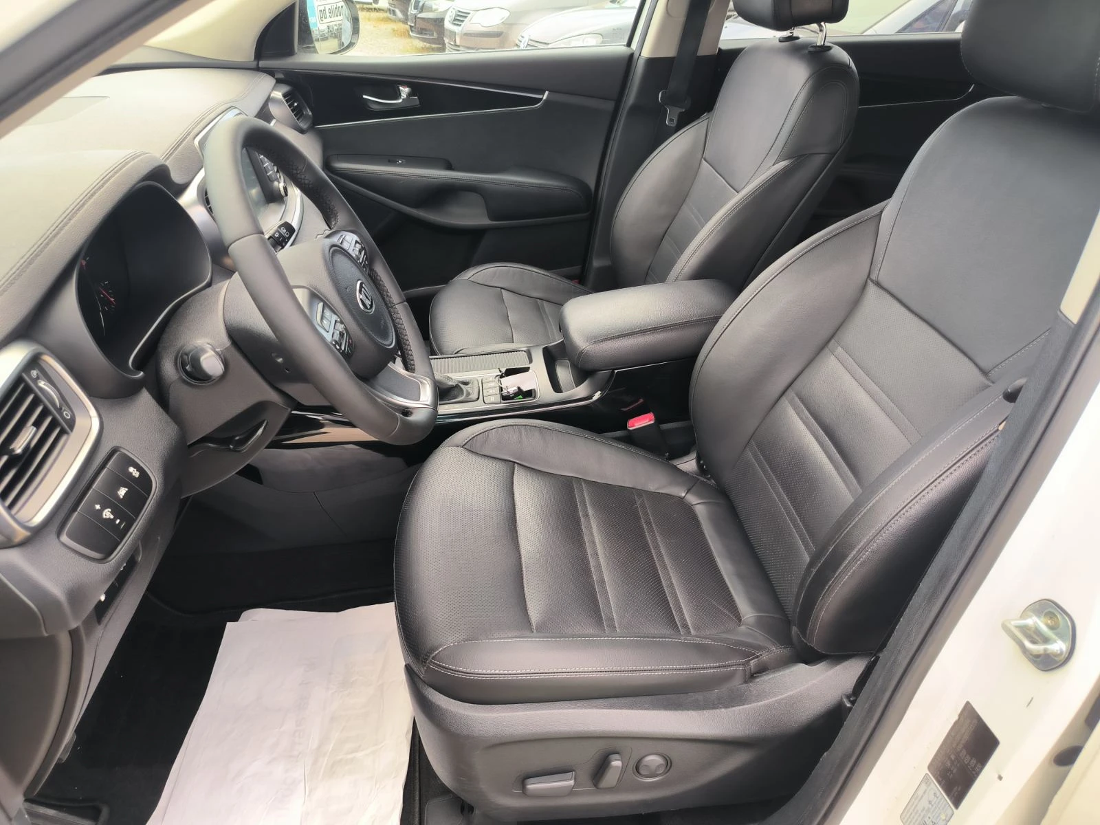 Kia Sorento 2.2d-Navi-Keyless-Automat-Euro-6B, снимка 15 - Автомобили и джипове - 54970392