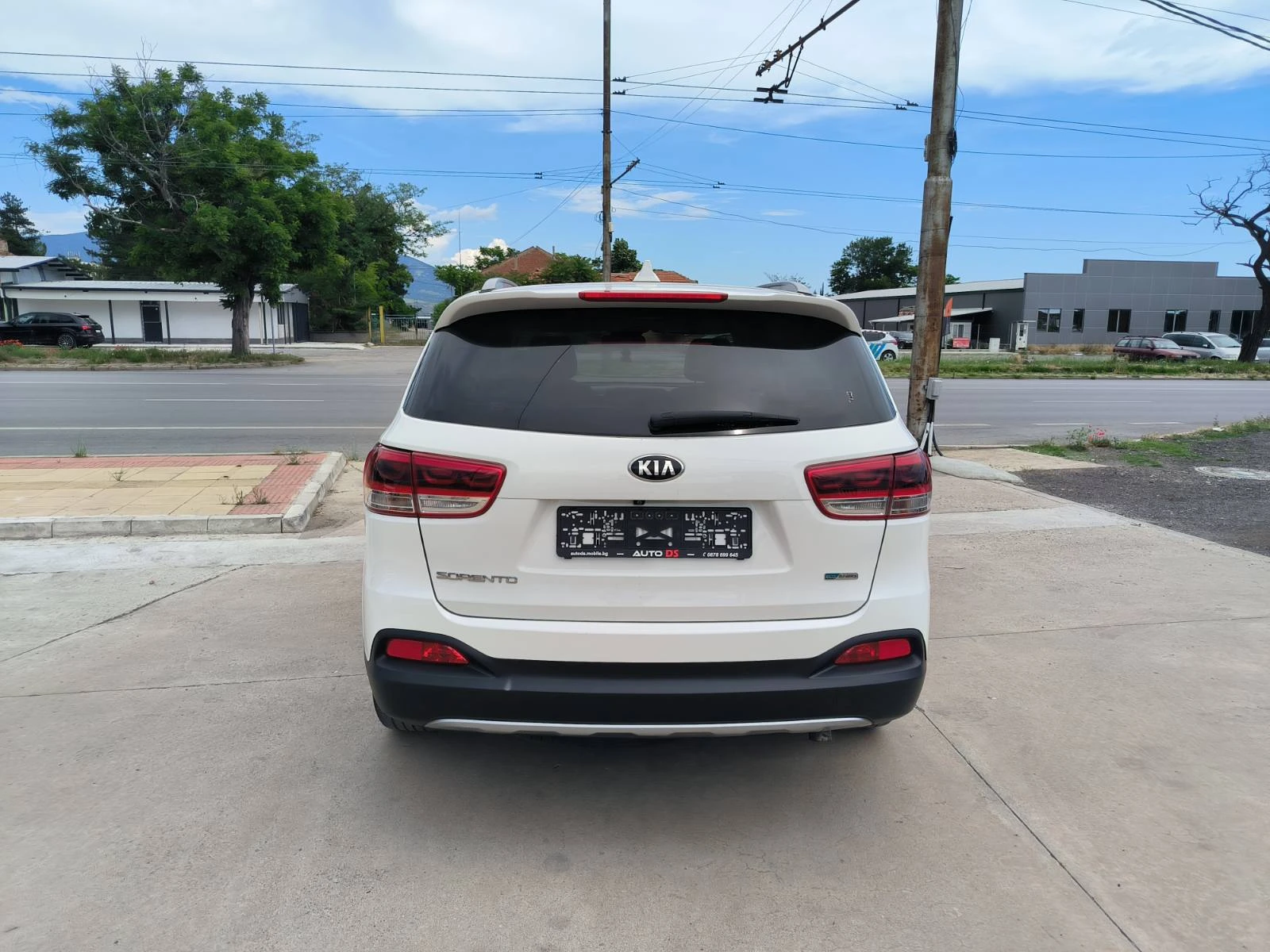 Kia Sorento 2.2d-Navi-Keyless-Automat-Euro-6B, снимка 6 - Автомобили и джипове - 54970392