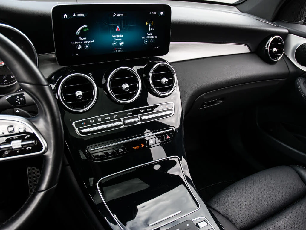Mercedes-Benz GLC 300 4MATIC* AMG* DISTRONIC* LANE ASSIST* ПАНО* 360 CAM, снимка 11 - Автомобили и джипове - 54994797