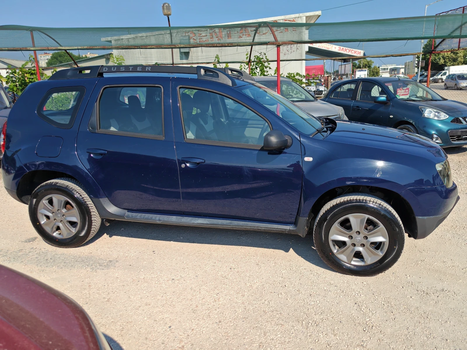 Dacia Duster 1.6i Газ/Бензин , снимка 8 - Автомобили и джипове - 55170805