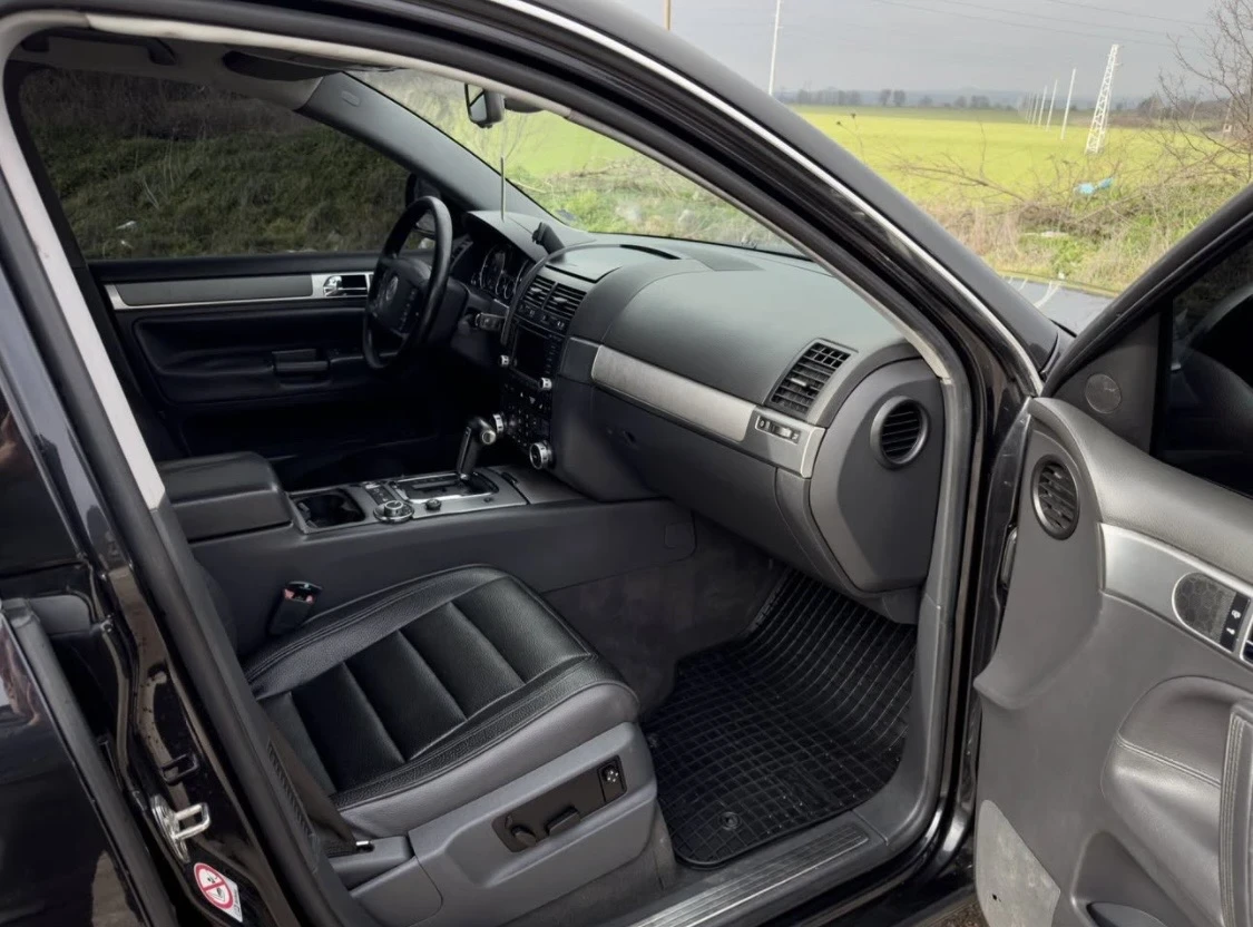VW Touareg, снимка 9 - Автомобили и джипове - 55235160