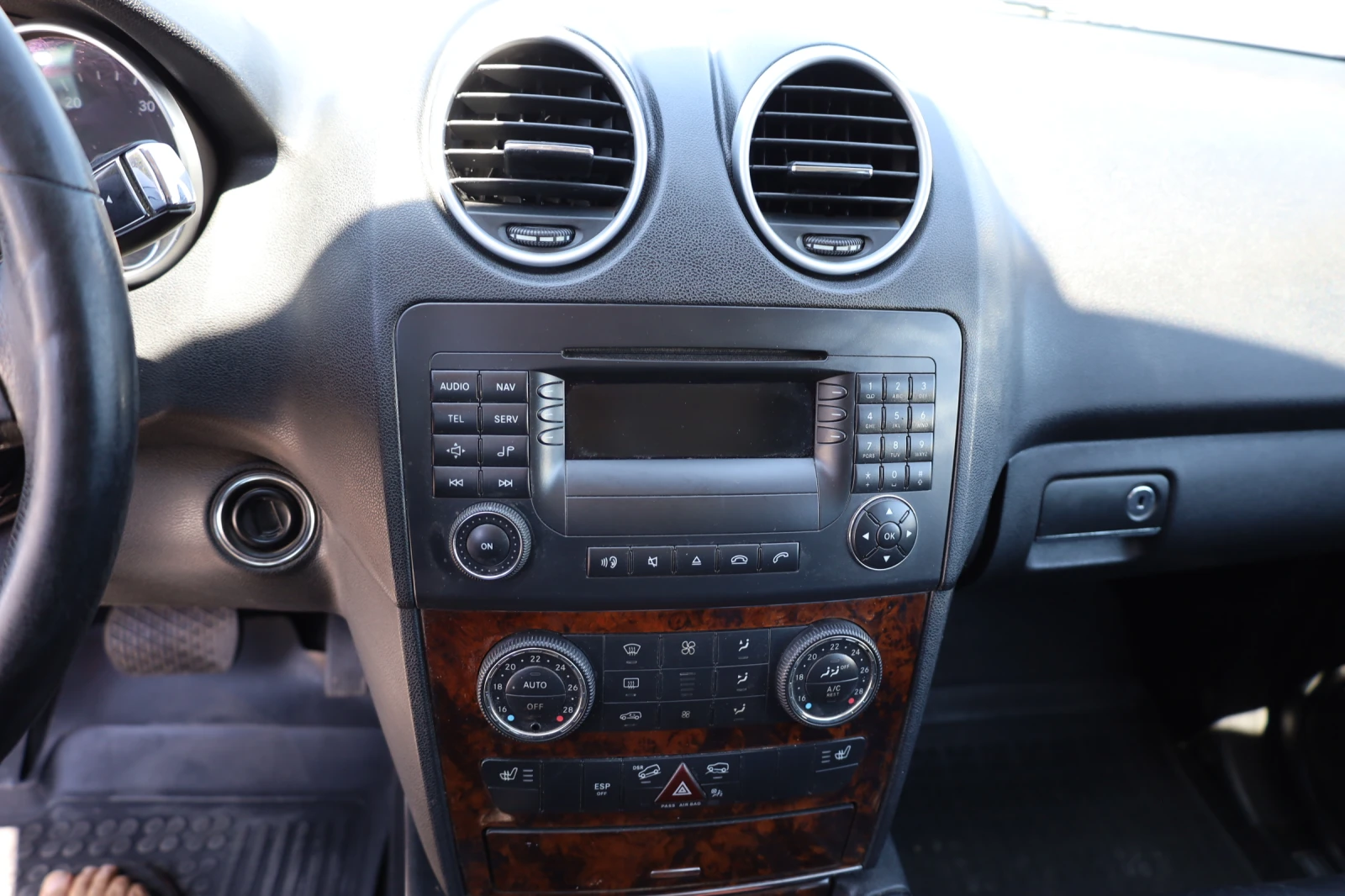 Mercedes-Benz ML 280 3.0 CDI, снимка 10 - Автомобили и джипове - 55361823