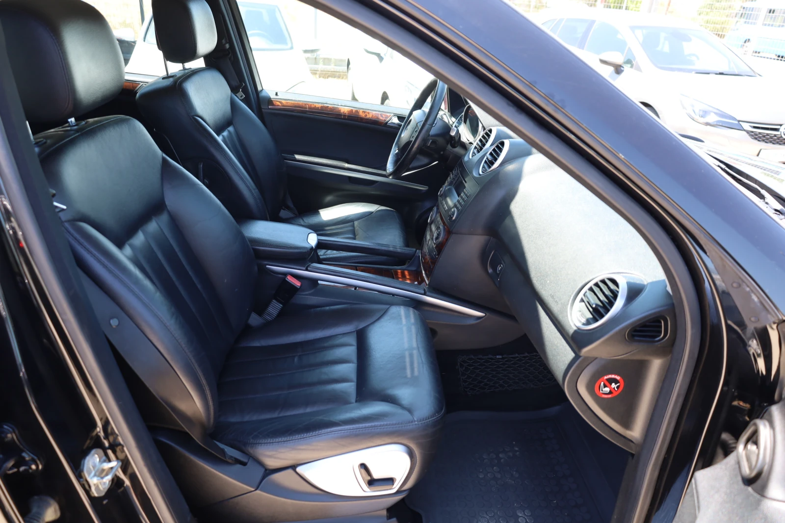 Mercedes-Benz ML 280 3.0 CDI, снимка 12 - Автомобили и джипове - 55361823