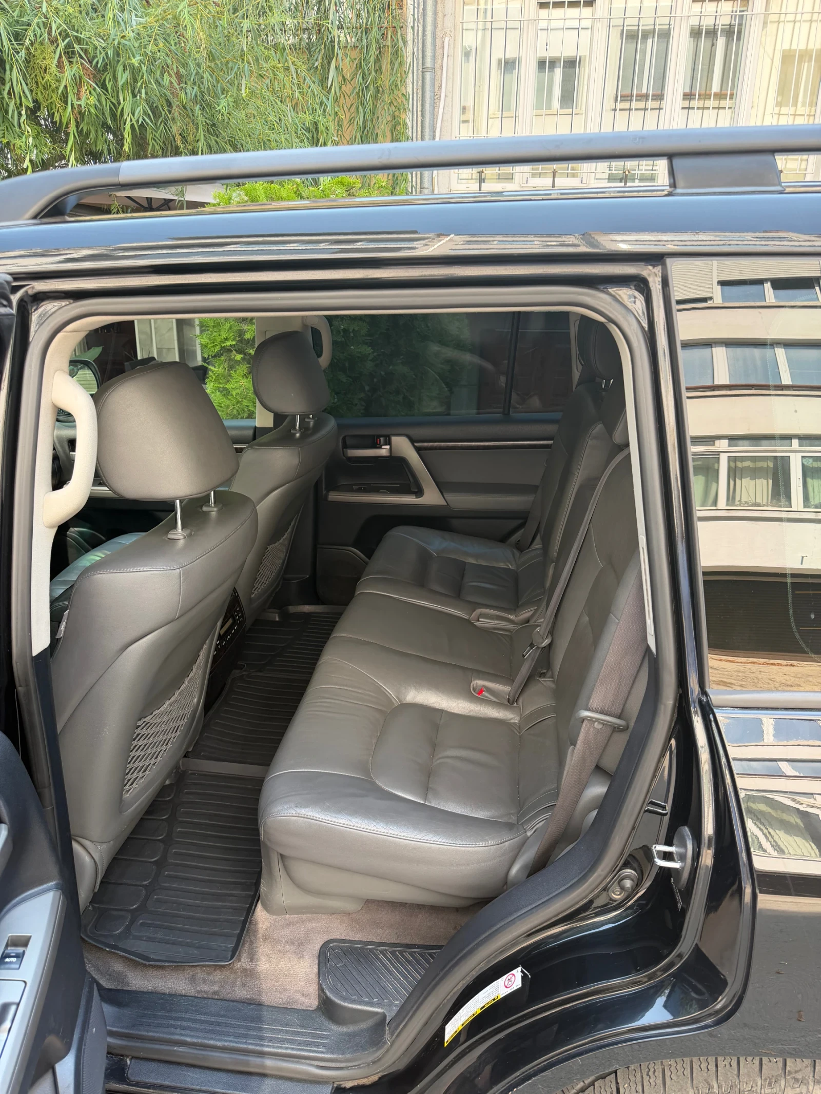 Toyota Land cruiser 200 Напълно обслужен , снимка 5 - Автомобили и джипове - 55702831