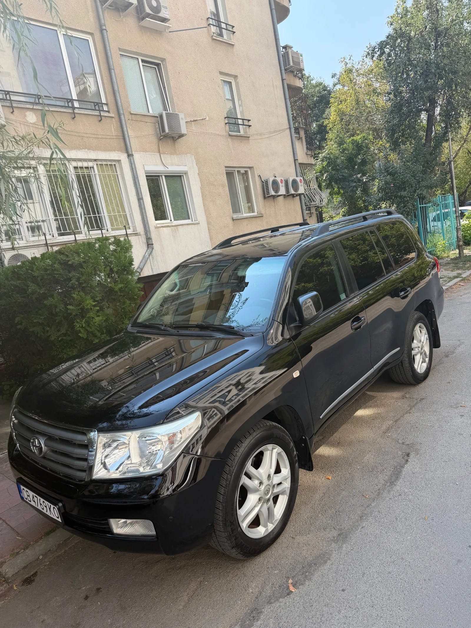 Toyota Land cruiser 200 Напълно обслужен , снимка 2 - Автомобили и джипове - 55702831