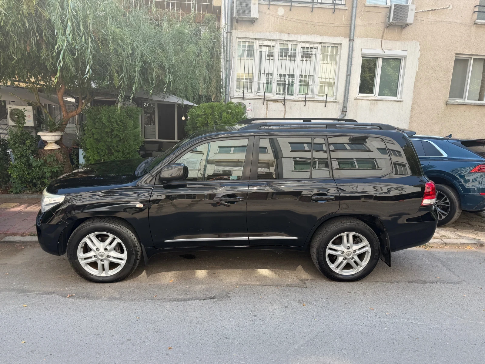 Toyota Land cruiser 200 Напълно обслужен , снимка 3 - Автомобили и джипове - 55702831