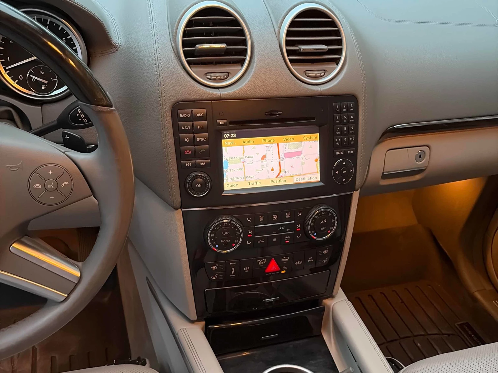 Mercedes-Benz GL 550 ОБДУХВАНЕ * KEYLESS * ШИБИДАХ * CARFAX * , снимка 8 - Автомобили и джипове - 56042823