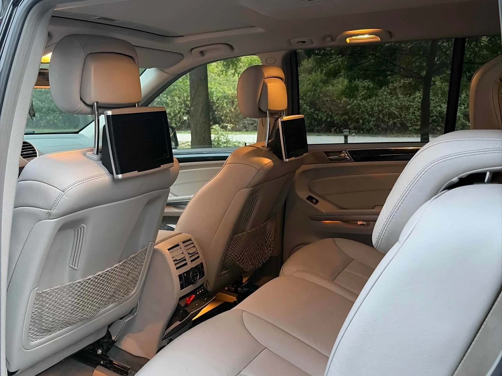 Mercedes-Benz GL 550 ОБДУХВАНЕ * KEYLESS * ШИБИДАХ * CARFAX * , снимка 9 - Автомобили и джипове - 56042823