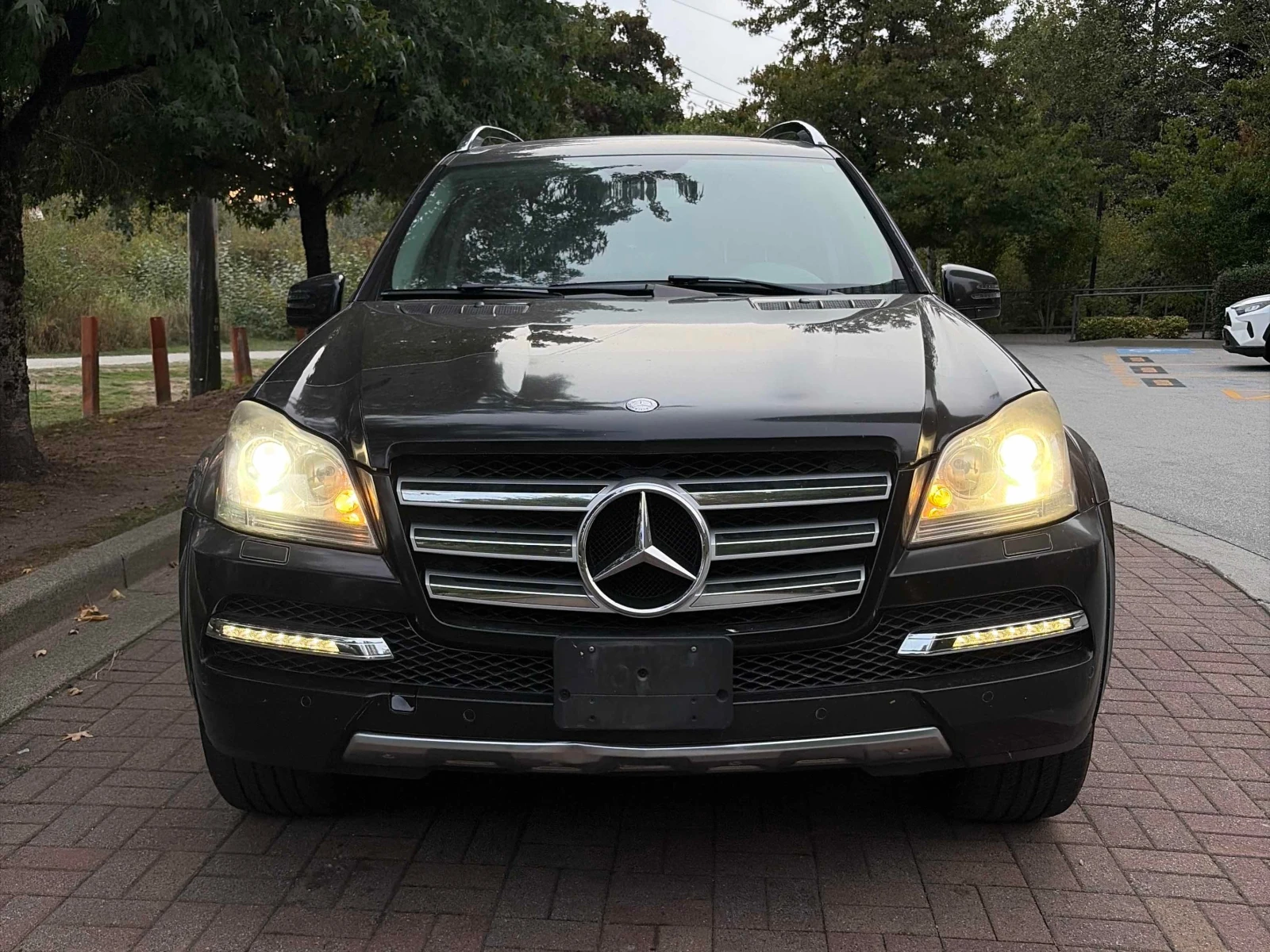 Mercedes-Benz GL 550 ОБДУХВАНЕ * KEYLESS * ШИБИДАХ * CARFAX * , снимка 2 - Автомобили и джипове - 56042823