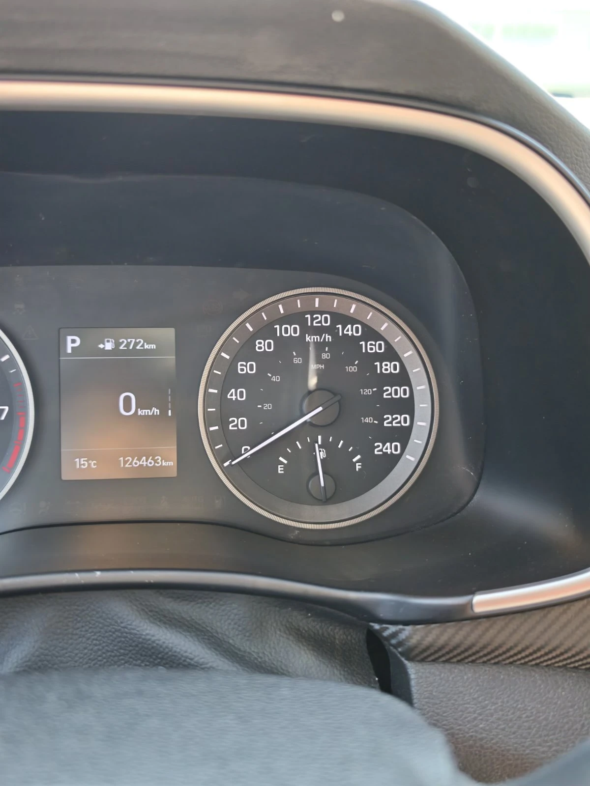 Hyundai Tucson, снимка 4 - Автомобили и джипове - 56137035