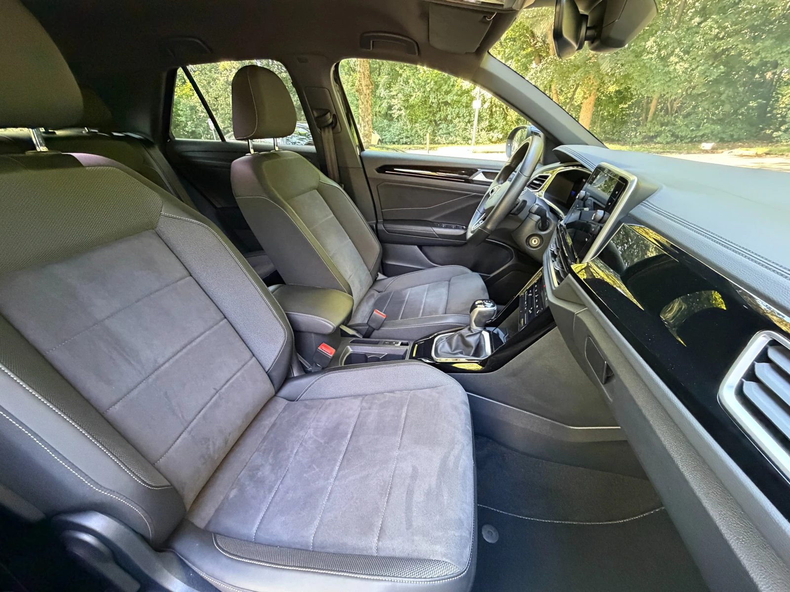 VW T-Roc 2.0 TDI R-Line, снимка 11 - Автомобили и джипове - 56341177