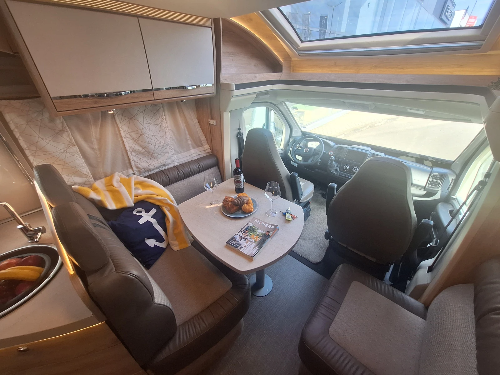 Кемпер Euramobil Profila RS, снимка 12 - Каравани и кемпери - 54339186