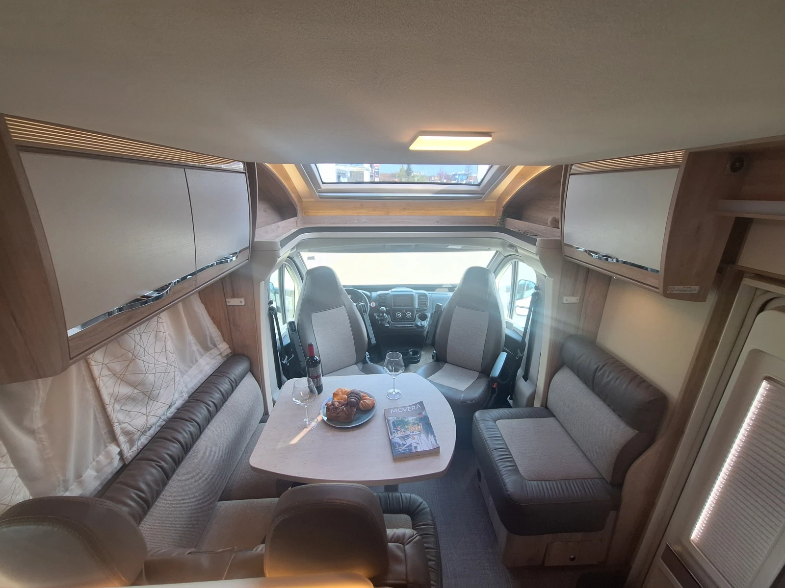 Кемпер Euramobil Profila RS, снимка 15 - Каравани и кемпери - 54339186