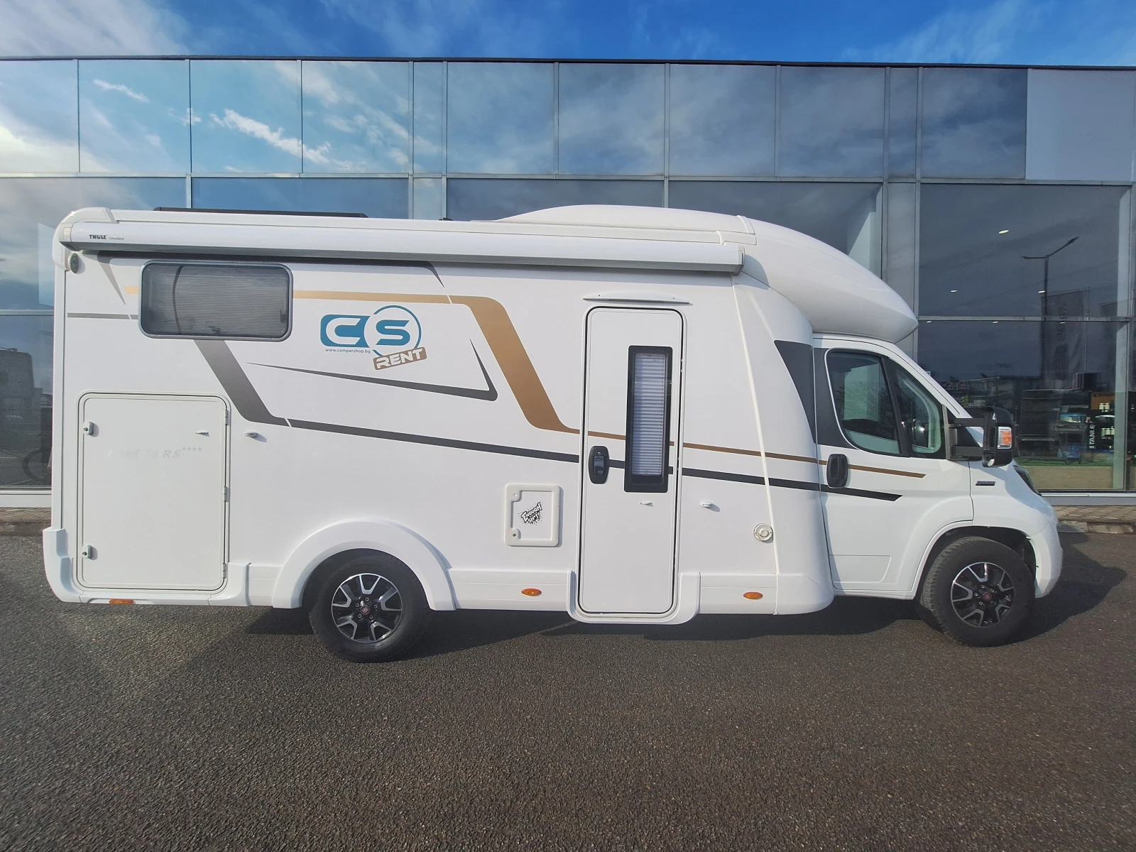 Кемпер Euramobil Profila RS, снимка 5 - Каравани и кемпери - 54339186