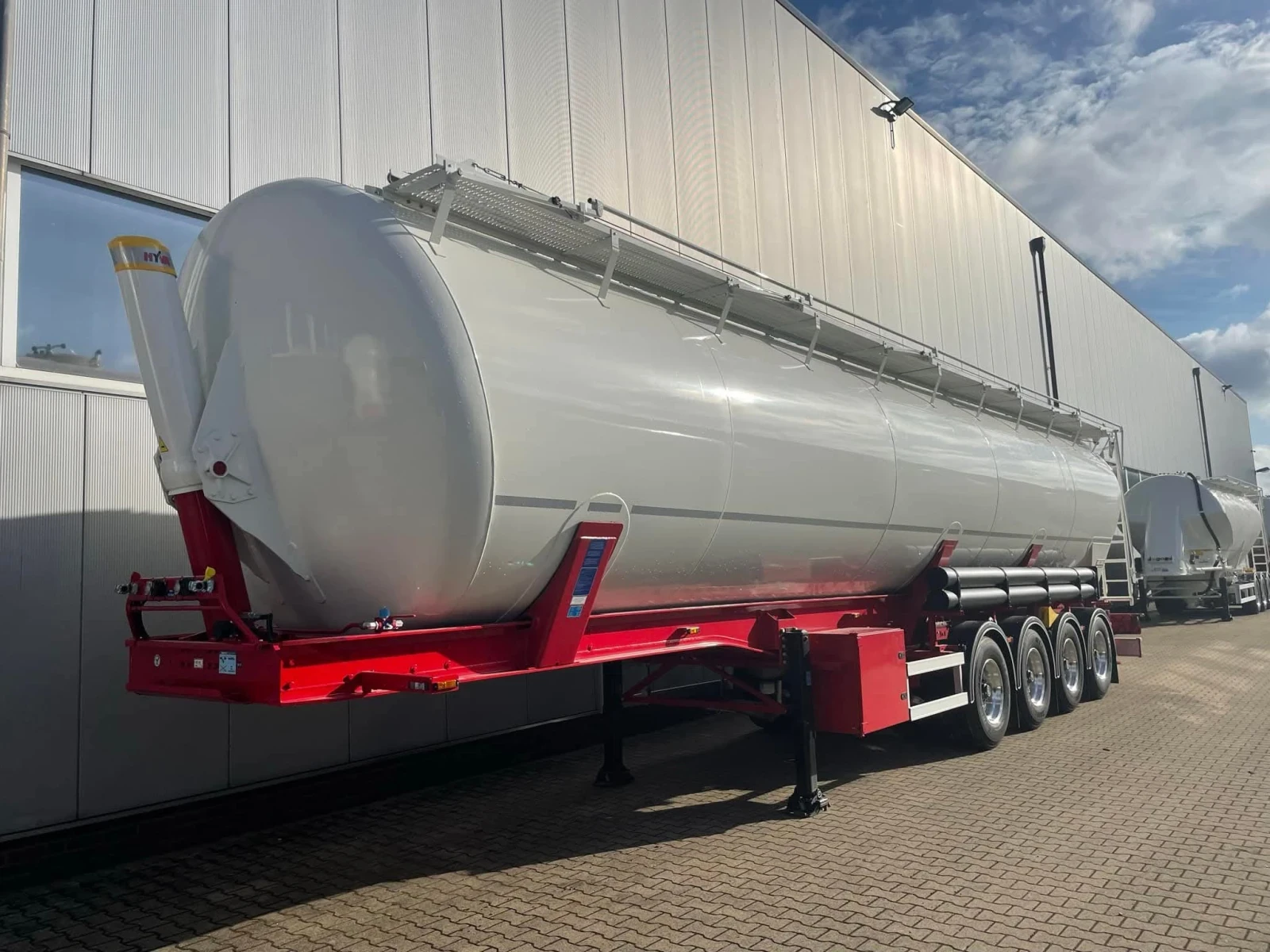  Kaessbohrer     | Mobile.bg   13