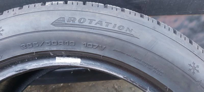 Гуми Зимни 255/50R19, снимка 6 - Гуми и джанти - 31141395