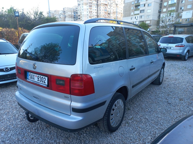 VW Sharan 2.0i.7mesten, снимка 5 - Автомобили и джипове - 45141125