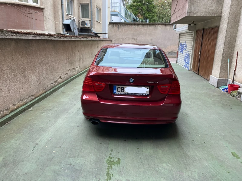 BMW 320 Facelift, снимка 12 - Автомобили и джипове - 47330565