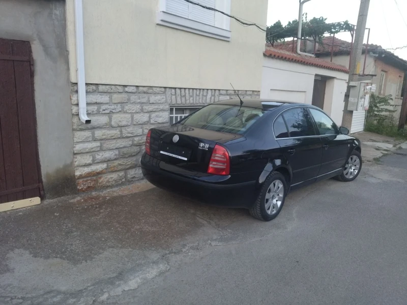 Skoda Superb, снимка 3 - Автомобили и джипове - 48096695