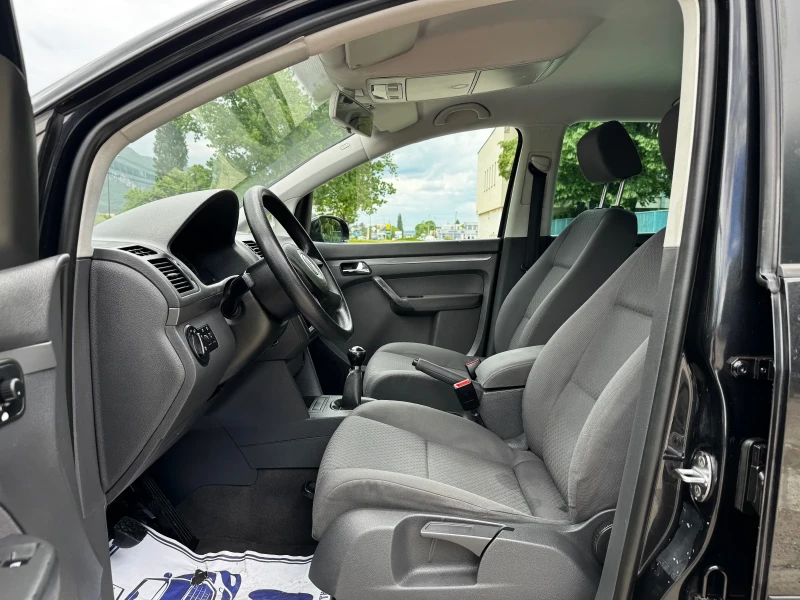 VW Touran 1.9TDI/ИТАЛИЯ, снимка 8 - Автомобили и джипове - 50347156